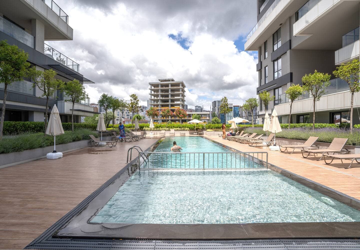 Near Airport Metro 1-Bdr apartment Gym/Pool, furnished apartment in Kağıthane, Istanbul — image 16