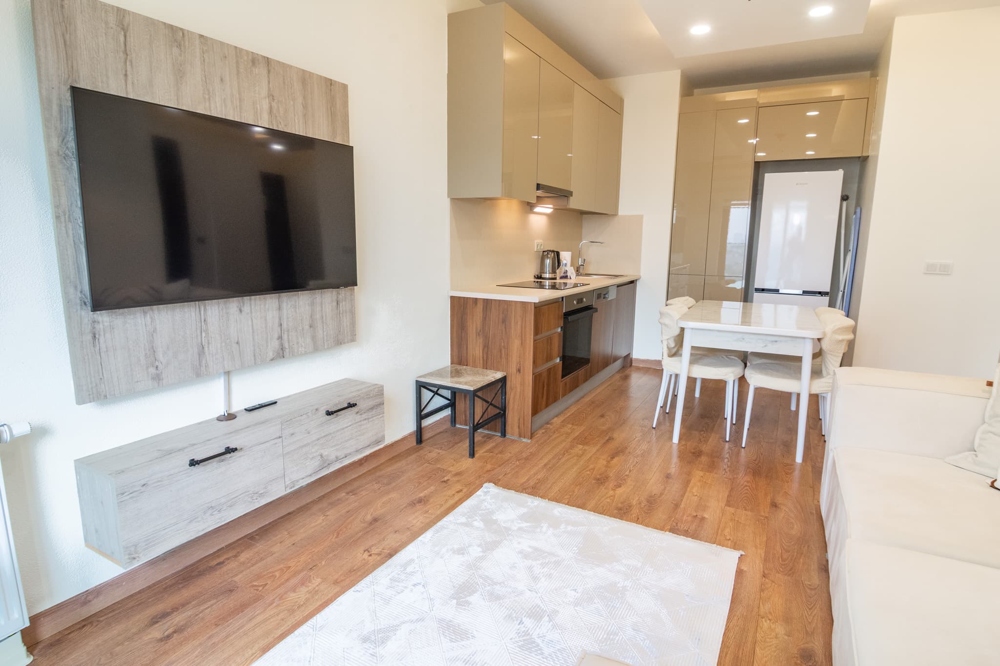Spacious 1BR with City View, furnished apartment in Bağcılar, Istanbul — image 4
