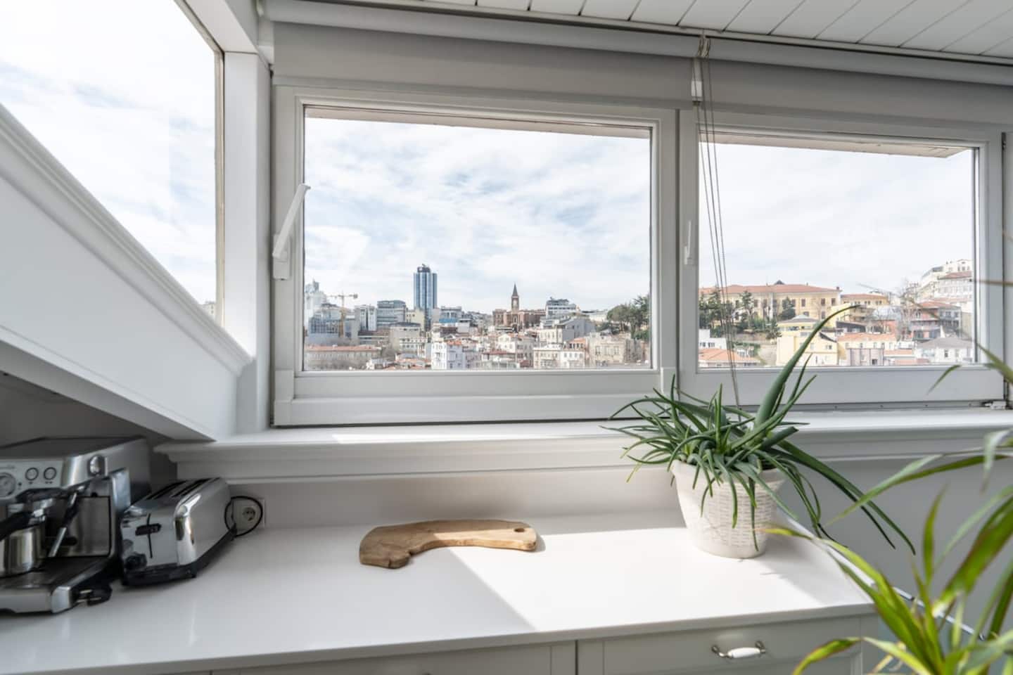 Stylish Duplex in Beyoğlu with Private Terrace , furnished apartment in Beyoğlu, Istanbul — image 17