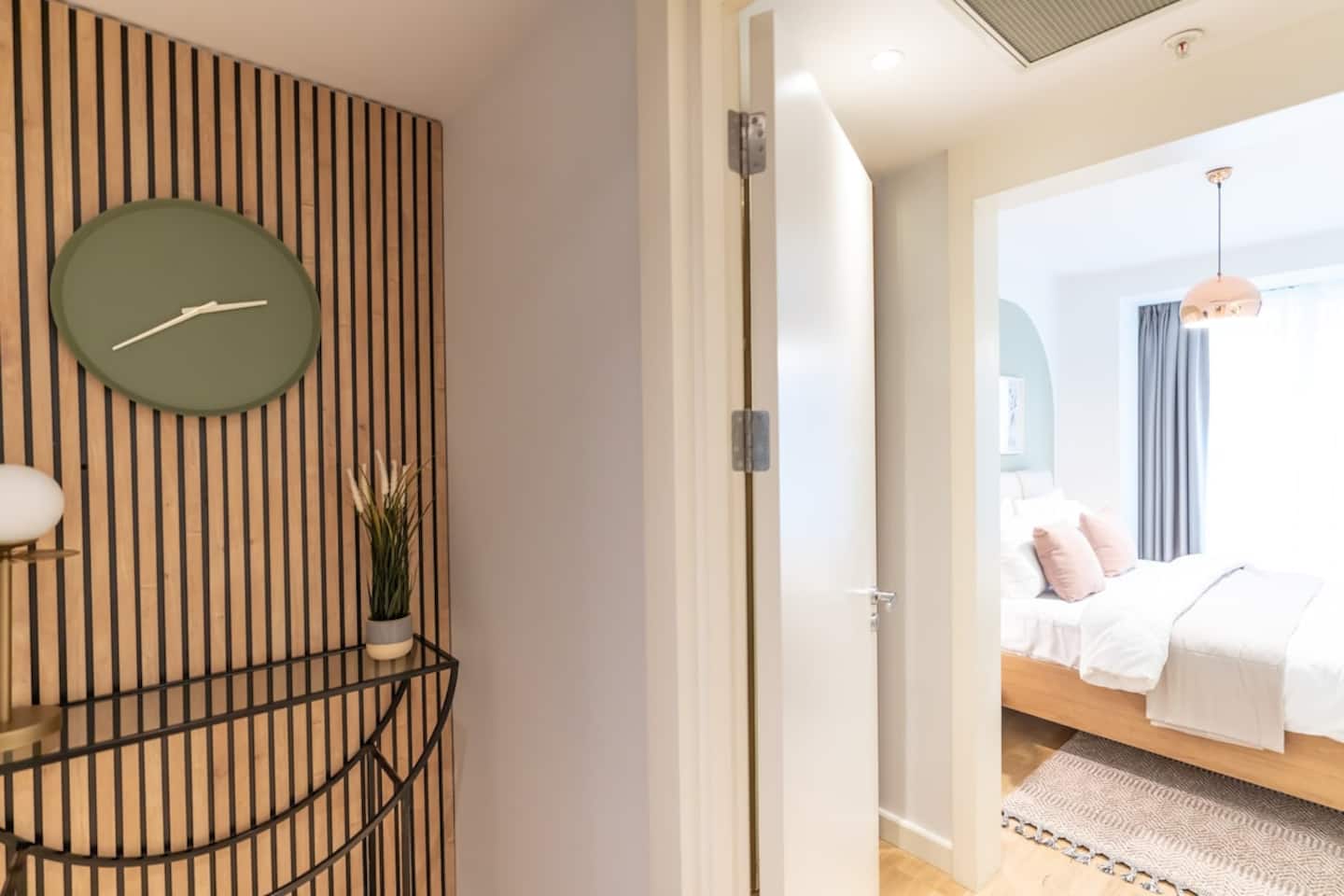 1-Bdr Getaway with Pool/Gym near Taksim Square, furnished apartment in Şişli, Istanbul — image 14
