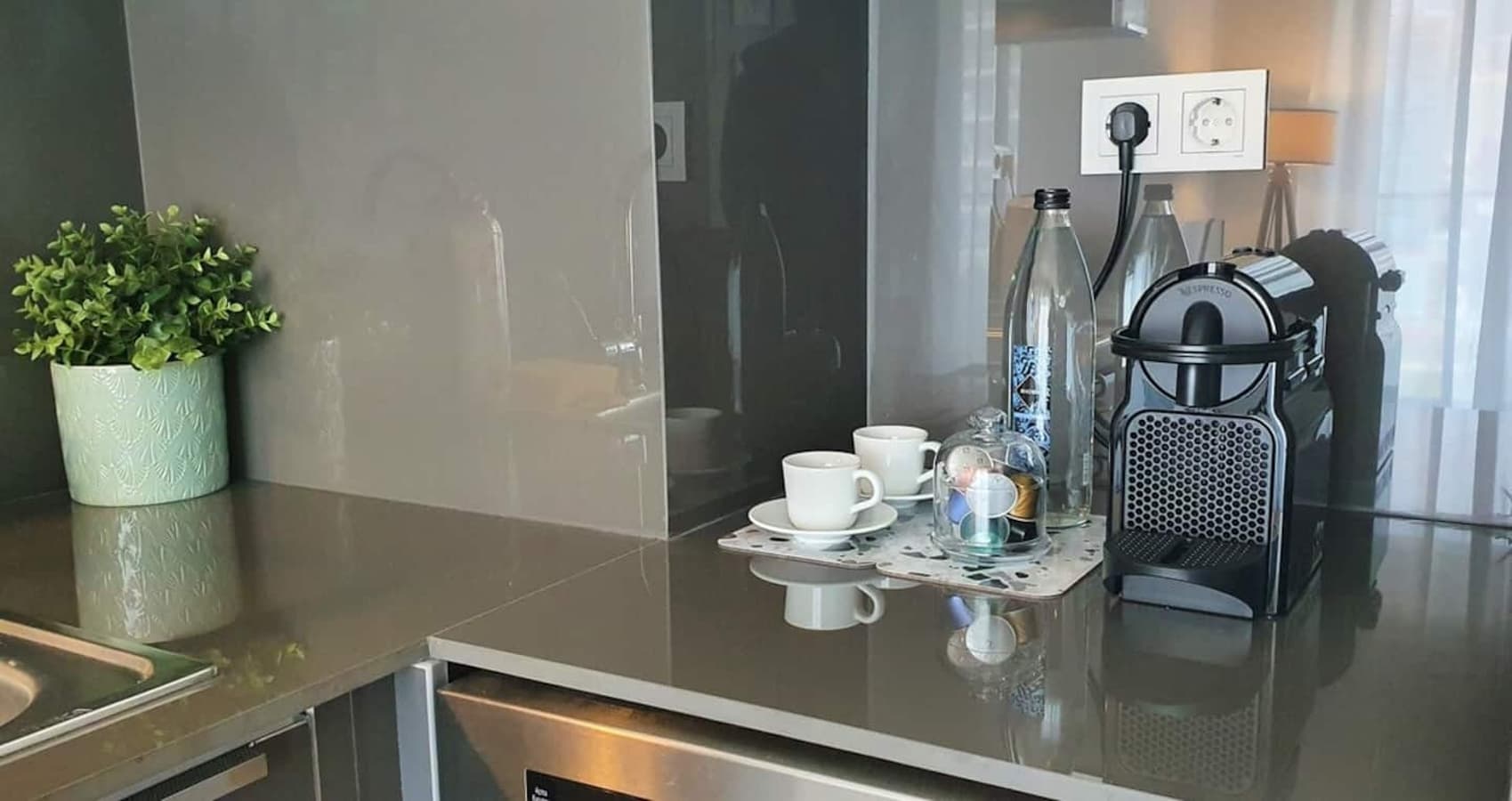 Near Airport Metro 1-Bdr apartment Gym/Pool, furnished apartment in Kağıthane, Istanbul — image 9