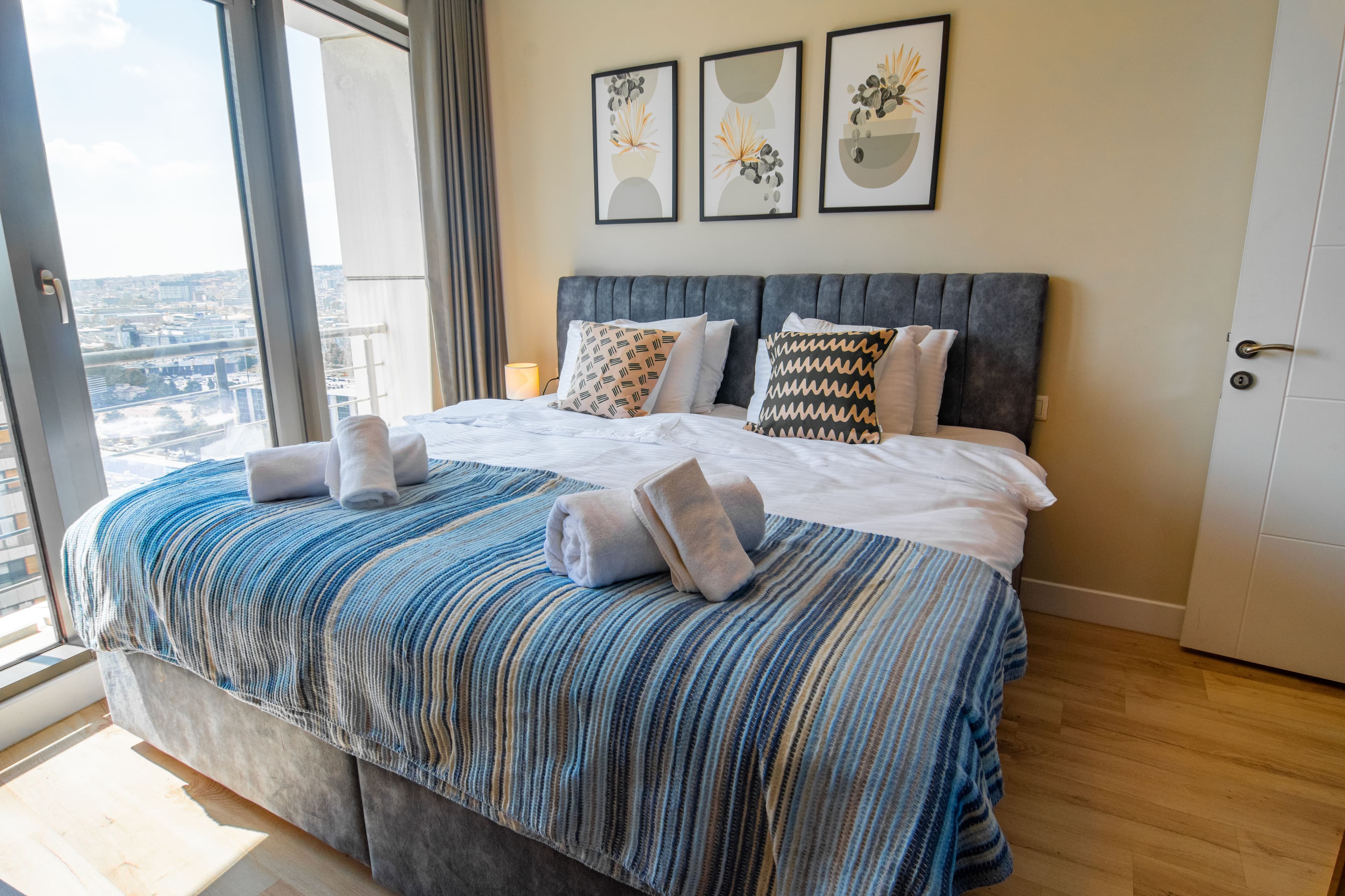 Stylish cozy 3 bedr apart & balcony — image 14