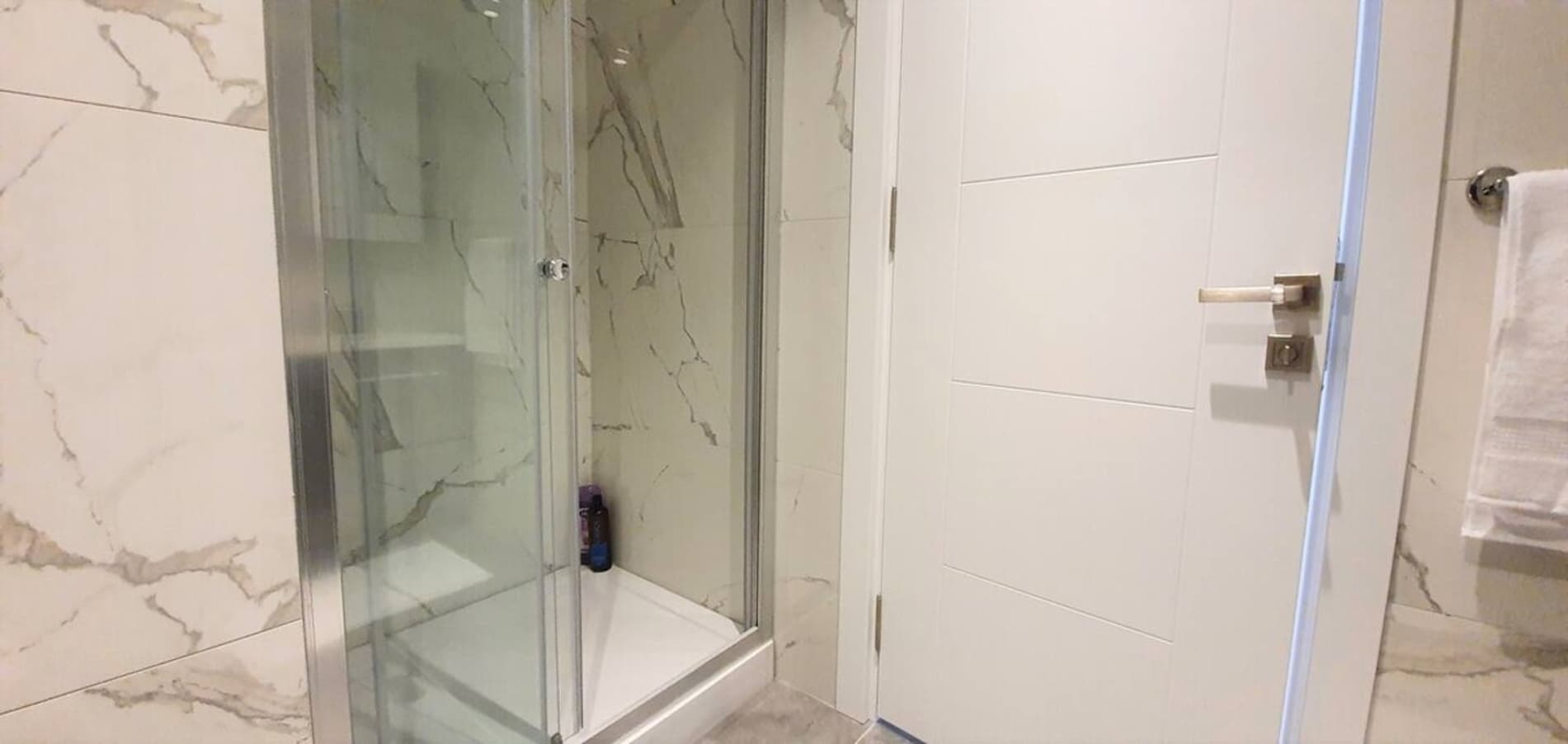 Near Airport Metro 1-Bdr Apt  Wi-Fi/Pool/Gym, furnished apartment in Kağıthane, Istanbul — image 7