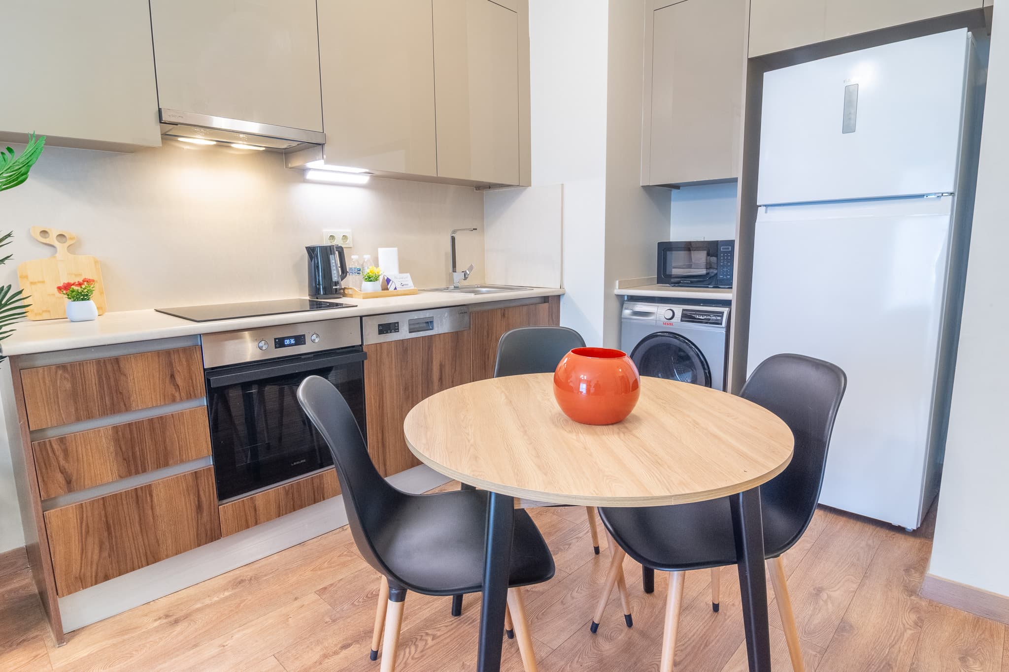 Stylish 1-Bedroom Apartment for City Living, furnished apartment in Bağcılar, Istanbul — image 15