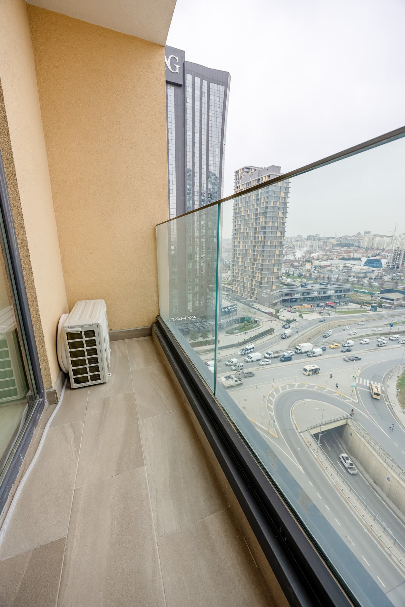 Spacious 1BR with City View , furnished apartment in Bağcılar, Istanbul — image 28