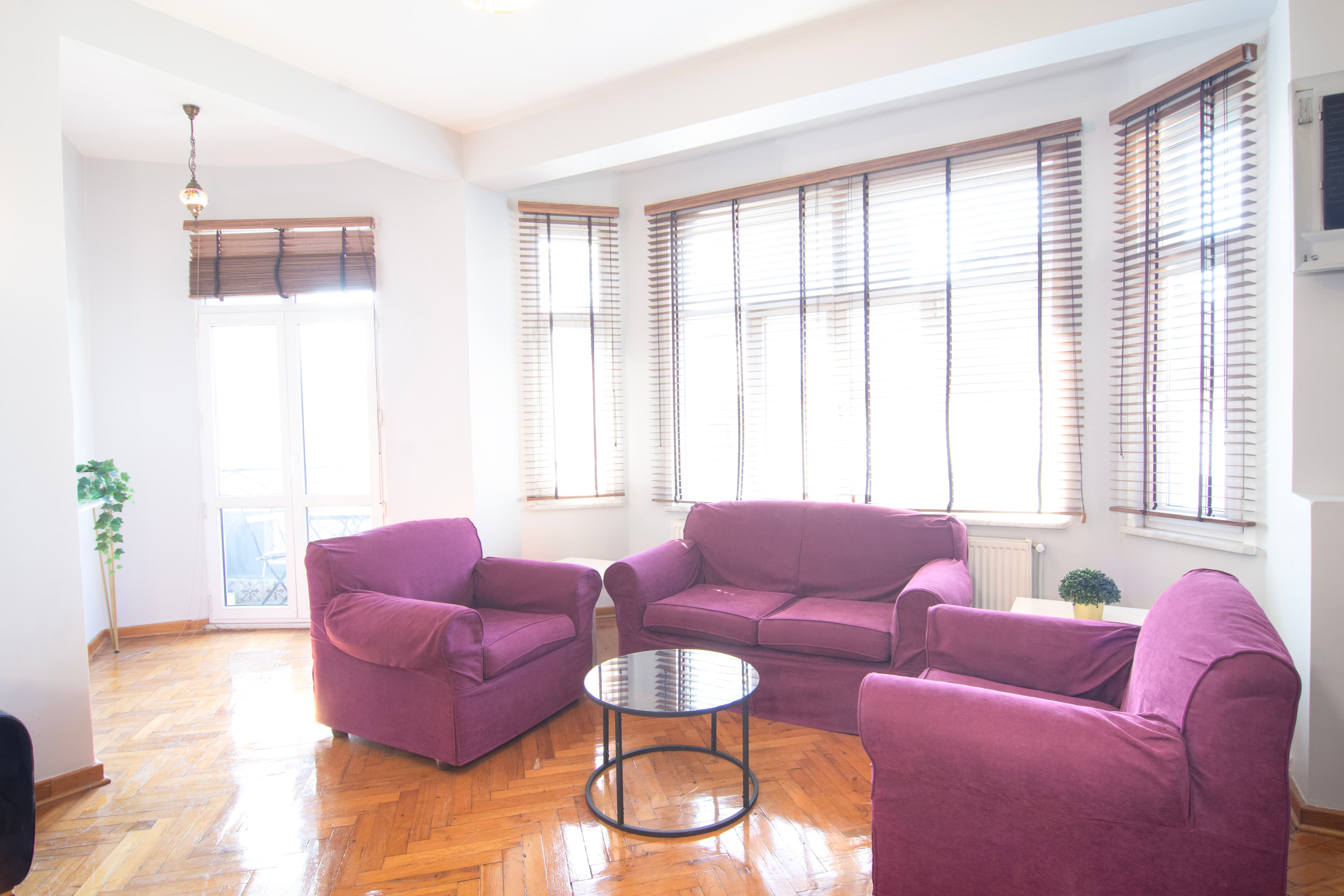 4min to Osmanbey 2 BR apart,4th floor with balcony, furnished apartment in Şişli, Istanbul — image 4